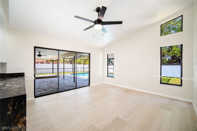 10731 Regent CIR, Naples, FL 34109