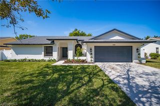 10731 Regent CIR, Naples, FL 34109