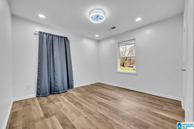 1337 5TH PLACE NW, Center Point, AL 35215