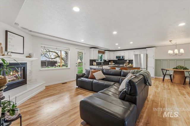 1063 E Victory Rd, Boise, ID 83706