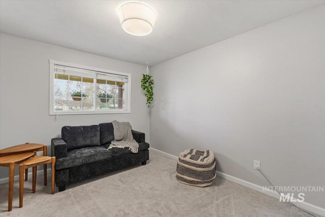 1063 E Victory Rd, Boise, ID 83706