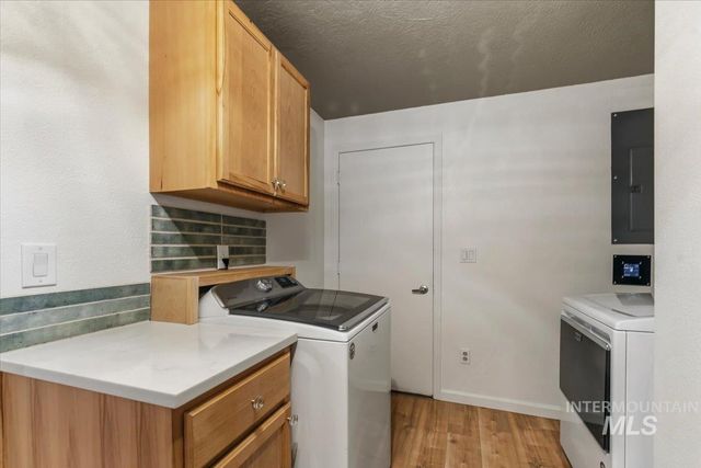 1063 E Victory Rd, Boise, ID 83706