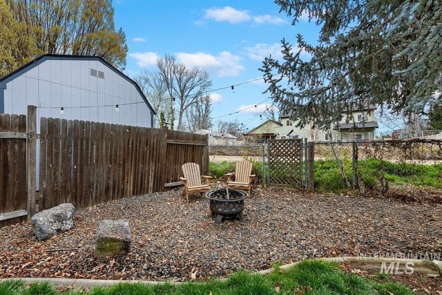 1063 E Victory Rd, Boise, ID 83706