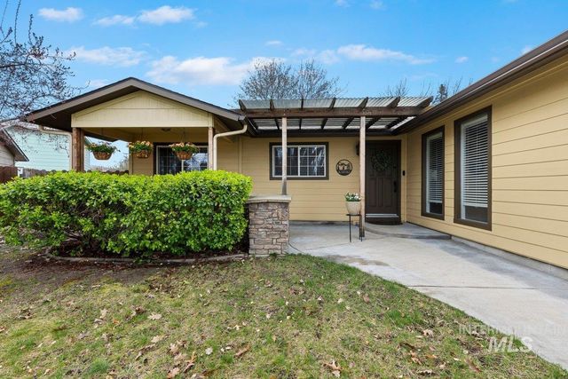 1063 E Victory Rd, Boise, ID 83706