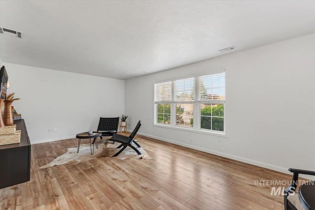 1063 E Victory Rd, Boise, ID 83706