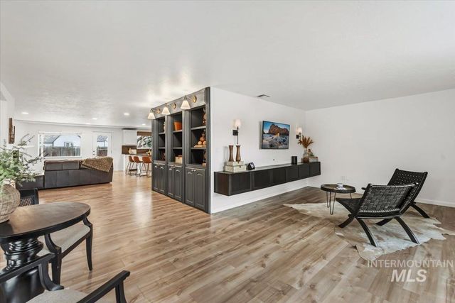 1063 E Victory Rd, Boise, ID 83706