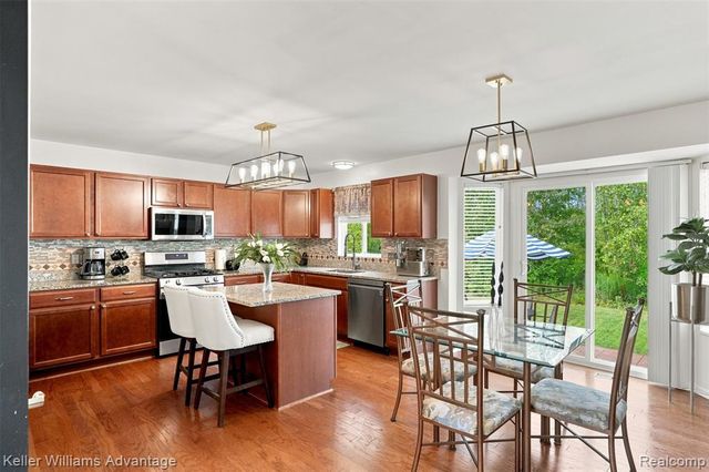 6130 Inverness Court, Romulus, MI 48174