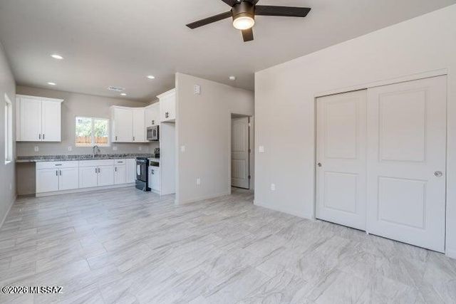 360 E Aircraft Road, Tucson, AZ 85706