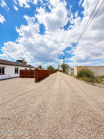 360 E Aircraft Road, Tucson, AZ 85706
