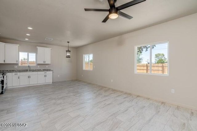 360 E Aircraft Road, Tucson, AZ 85706