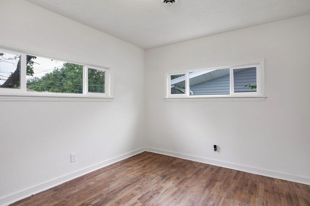 722 N Warren Avenue, Springfield, MO 65802