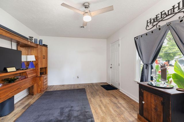 722 N Warren Avenue, Springfield, MO 65802