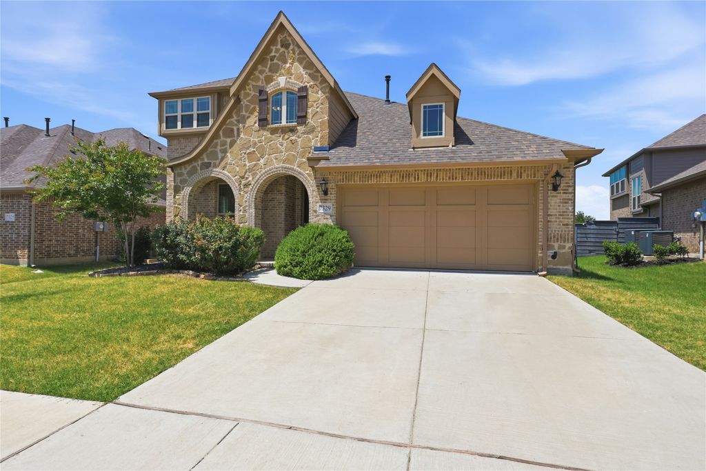 7329 Cherry Blossom Lane, Aubrey, TX 76227