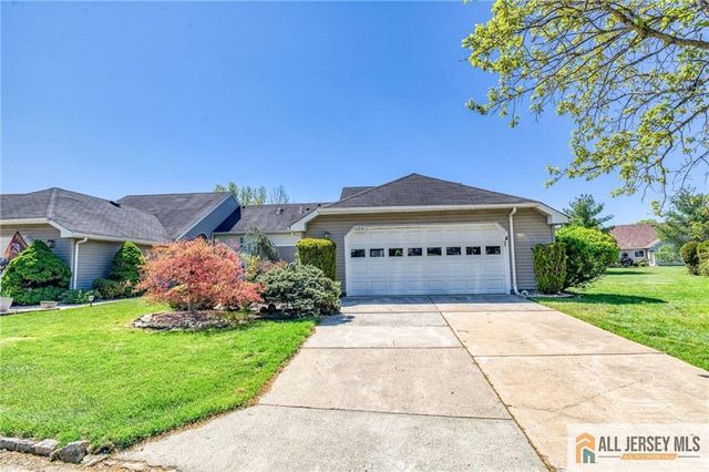 637 Madison Drive 637B, Monroe, NJ 08831