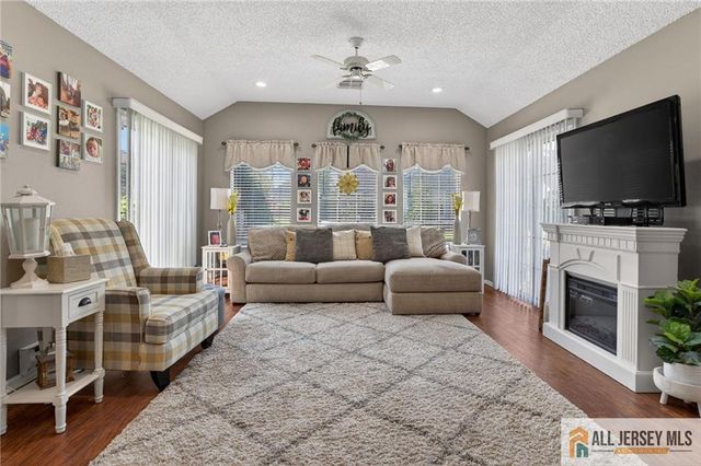 637 Madison Drive 637B, Monroe, NJ 08831