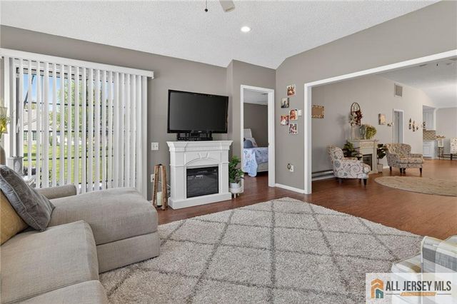 637 Madison Drive 637B, Monroe, NJ 08831