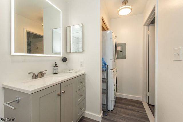 816 Aspen Dr, Plainsboro Twp., NJ 08536