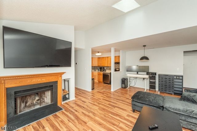 816 Aspen Dr, Plainsboro Twp., NJ 08536