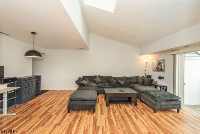 816 Aspen Dr, Plainsboro Twp., NJ 08536