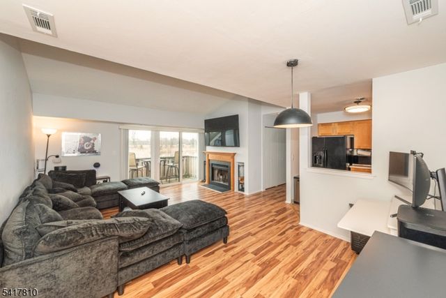 816 Aspen Dr, Plainsboro Twp., NJ 08536