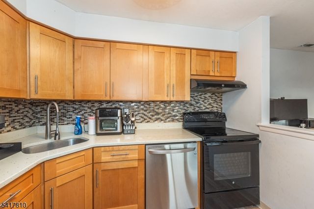816 Aspen Dr, Plainsboro Twp., NJ 08536