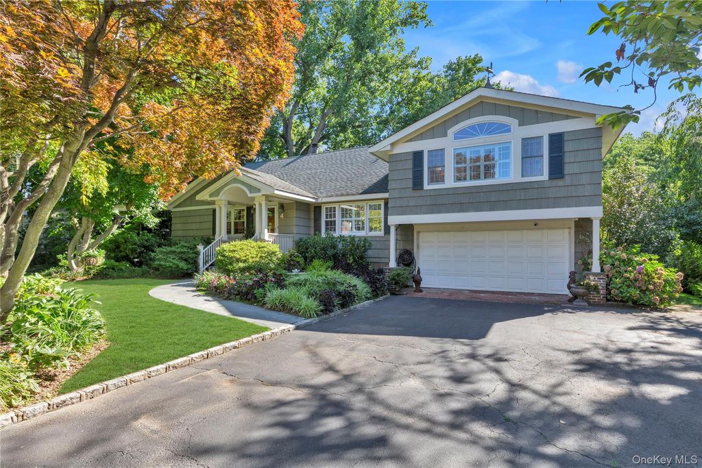4 Dairy Drive, Glen Cove, NY 11542 — photo 2