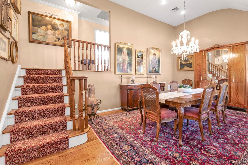 4 Dairy Drive, Glen Cove, NY 11542 — photo 3