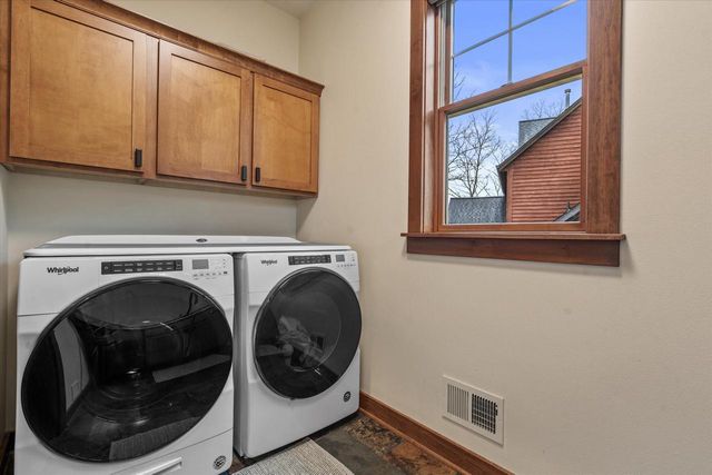 N53W34257 Road Q, Okauchee, WI 53069