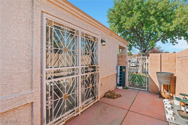 1918 King Hill Street, Las Vegas, NV 89106