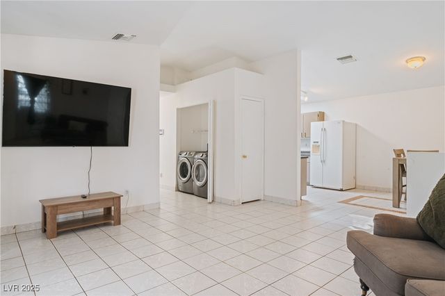 1918 King Hill Street, Las Vegas, NV 89106