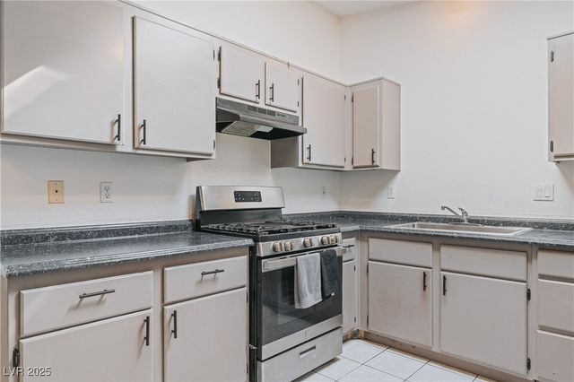 1918 King Hill Street, Las Vegas, NV 89106