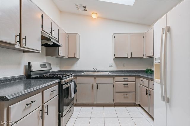 1918 King Hill Street, Las Vegas, NV 89106