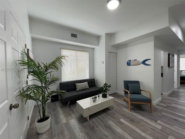29 Oviedo Ave 2, Coral Gables, FL 33134