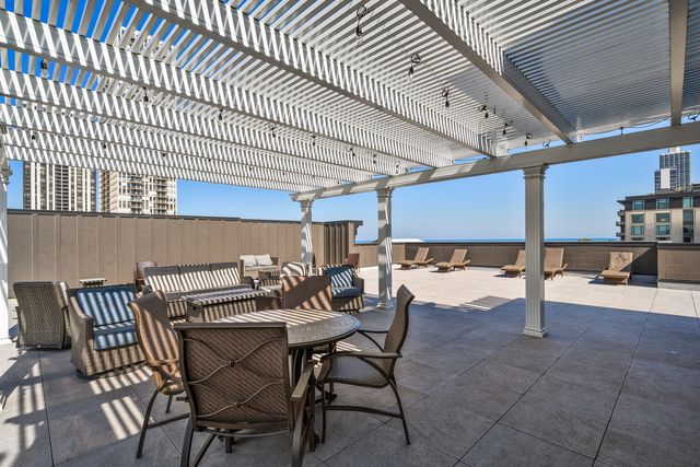 159 W North Avenue 207, Chicago, IL 60610