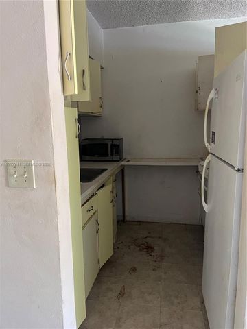 1012 SW 11th Street 9N, Hallandale Beach, FL 33009