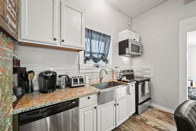 3223 Avenue M, Galveston, TX 77550