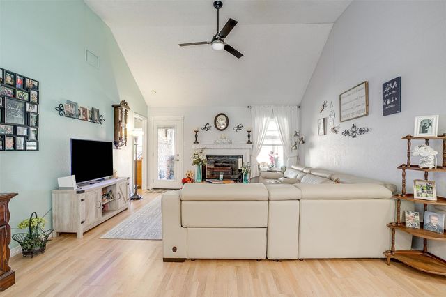 1108 Windy Meadows Drive, Burleson, TX 76028