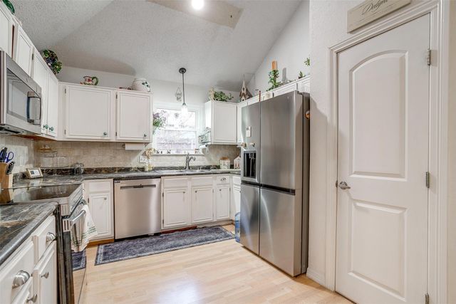 1108 Windy Meadows Drive, Burleson, TX 76028