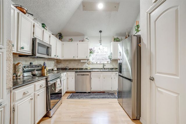 1108 Windy Meadows Drive, Burleson, TX 76028