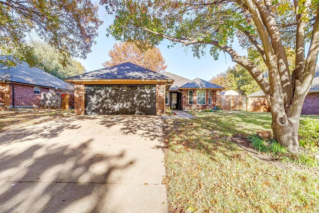 1108 Windy Meadows Drive, Burleson, TX 76028
