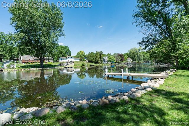 4833 Harding Avenue, Independence Charter Township, MI 48346