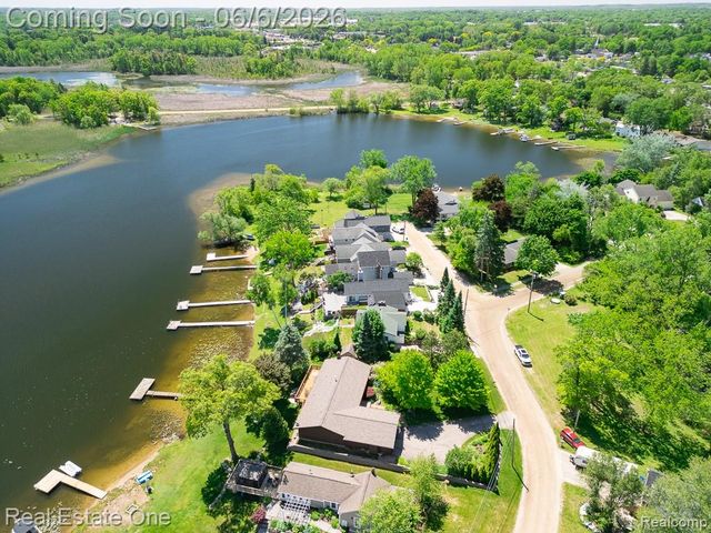 4833 Harding Avenue, Independence Charter Township, MI 48346