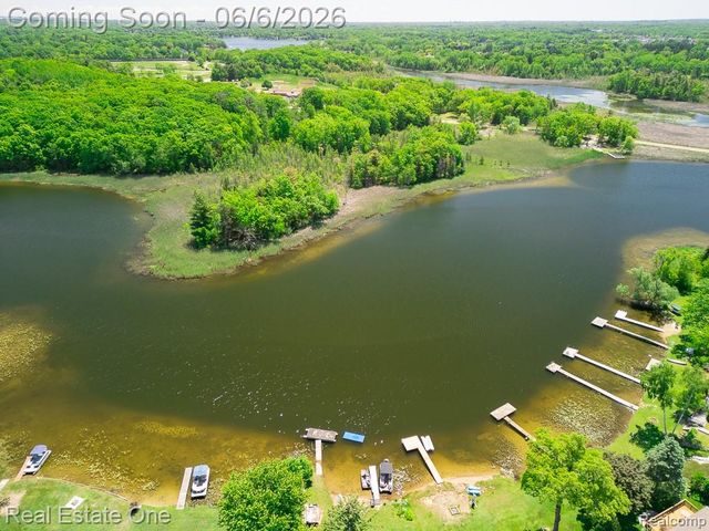 4833 Harding Avenue, Independence Charter Township, MI 48346