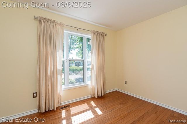4833 Harding Avenue, Independence Charter Township, MI 48346