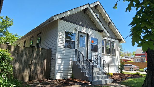 2634 Burr Oak Avenue, Blue Island, IL 60406