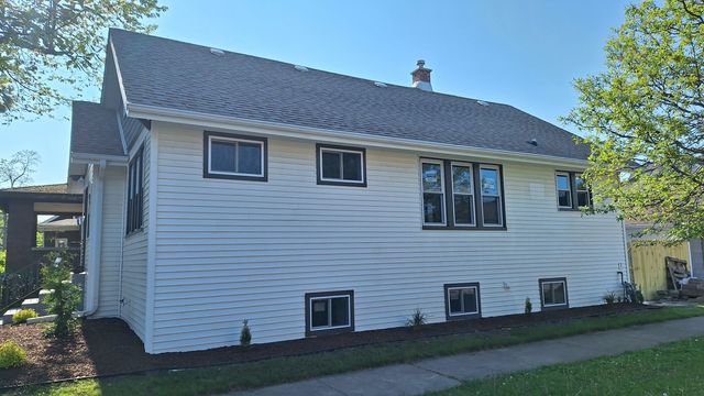 2634 Burr Oak Avenue, Blue Island, IL 60406