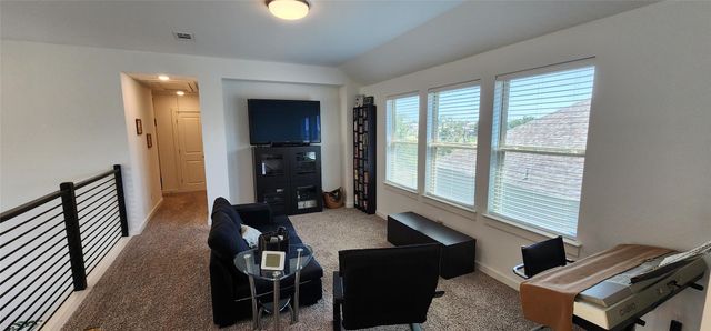 128 Rosebush DR, Liberty Hill, TX 78642