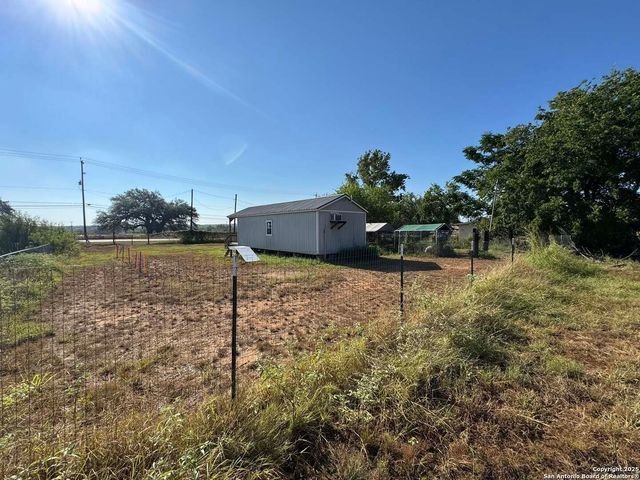 6297 fm 3465, Adkins, TX 78101