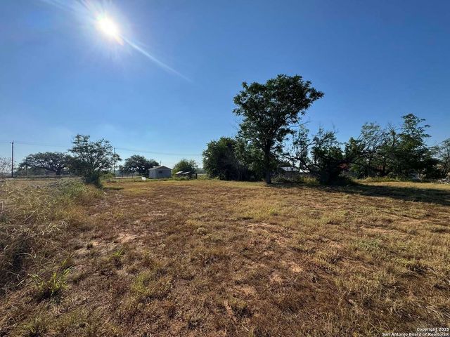6297 fm 3465, Adkins, TX 78101