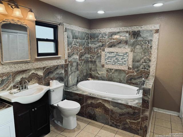 6297 fm 3465, Adkins, TX 78101